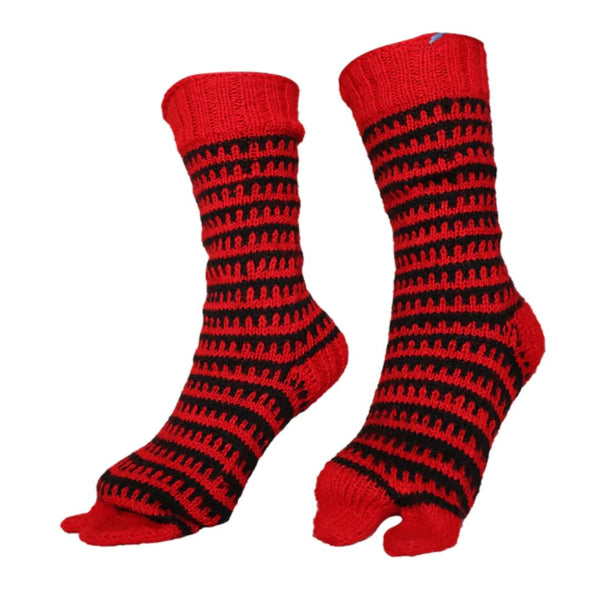 Hand-Knitted-Woollen-Socks-For-Men-Red_black