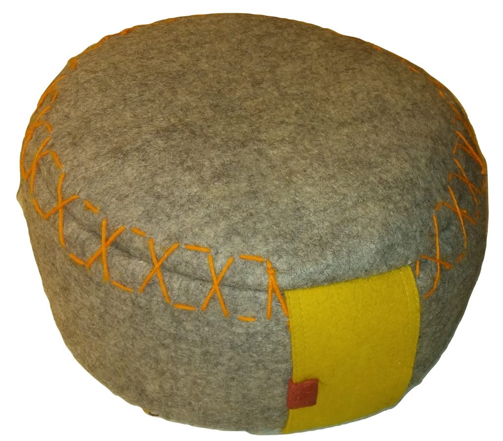 yoga_cushion_emboi_1_burned